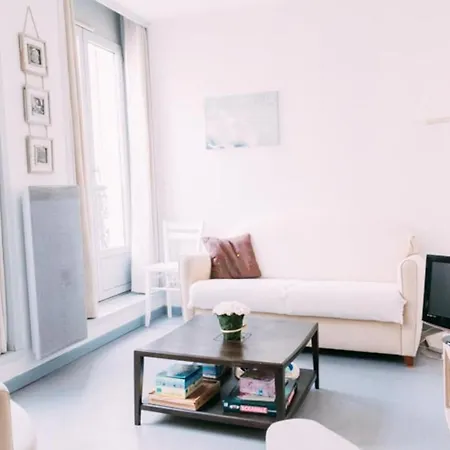 Very Bright Apt In The City Centre Appartamento Lilla